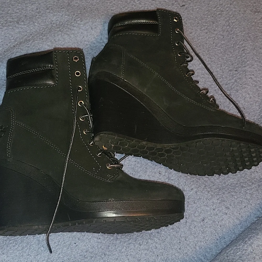 BOOTS - Picture 5 of 5